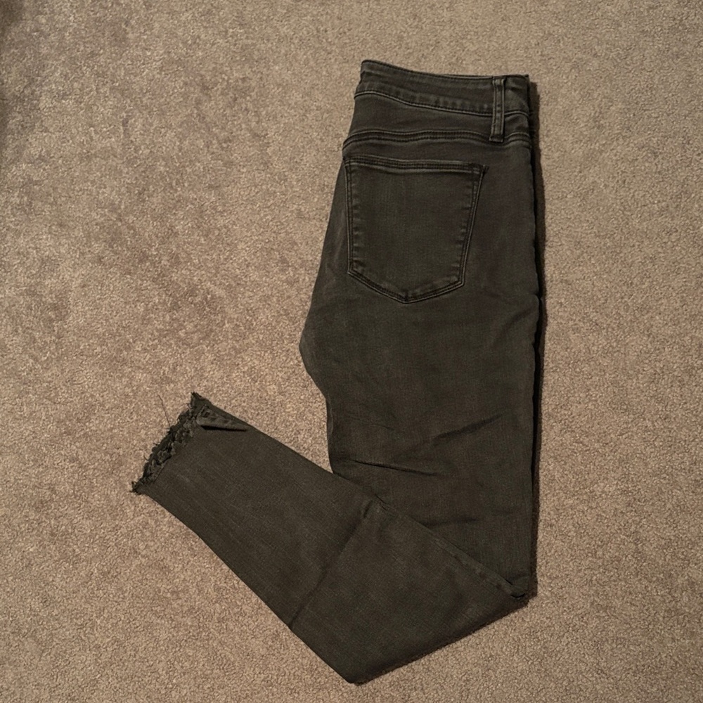 Silver Jeans Women's black Avery Skinny Ankle Jeans